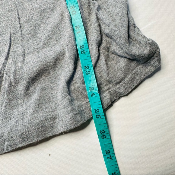 Ingrid and Isabel Maternity T Shirt Womens Large Grey VNeck Stretch Soft Comfort - Picture 10 of 10